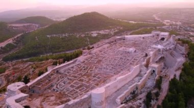 Akşamları Antik Silifke Kalesi. Hava görüntüsü. Silifke, Mersin, Türkiye