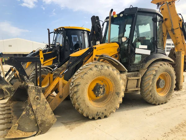 Abgestellter Gelber Baggerlader Erdarbeiten Baggern Baggern Auf Der Baustelle — Stockfoto