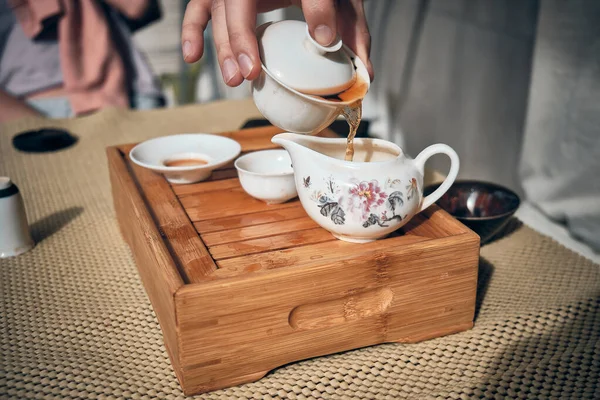 Cérémonie traditionnelle chinoise de thé gongfu cha — Photo