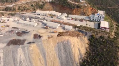 Otoyol tüneli inşaat alanı hava görüntüsü