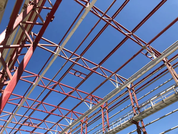 Overhead traveling gantry crane beam and truss ceilings — Stock Photo, Image