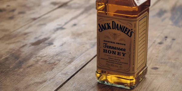 Eine Flasche Jack Daniels Honig — Stockfoto