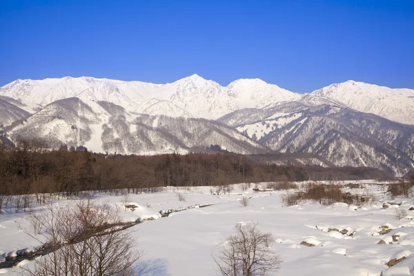 Hakuba vesnice v zimě — Stock fotografie