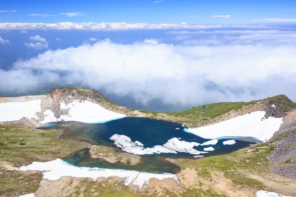 Kráterové jezero — Stock fotografie