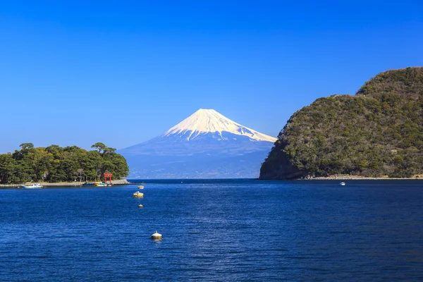 Mt. Fuji-utsikt fra Heda havn – stockfoto