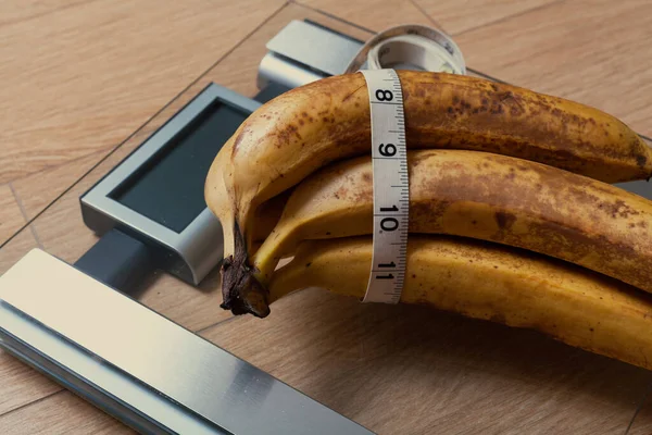 Lagen Rijpe Bananen Transparante Schalen Rond Banaan Verpakt Centimete — Stockfoto