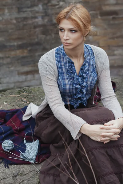 Portrait of woman in retro style outdoor — Stock Photo, Image