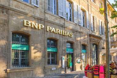 AIX büyüleyici şehir içinde BNP Paribas giriş