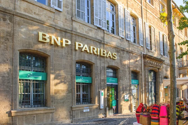 BNP PAribas indgang i den charmerende by Aix - Stock-foto