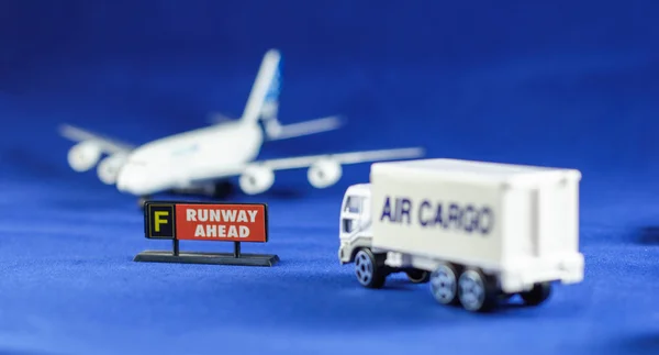 Air Cargo truck heading Runway Ahead — Stock Photo, Image