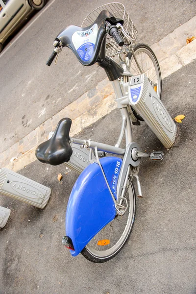 Общественное обслуживание велосипедов Le Velo в Марселе , — стоковое фото