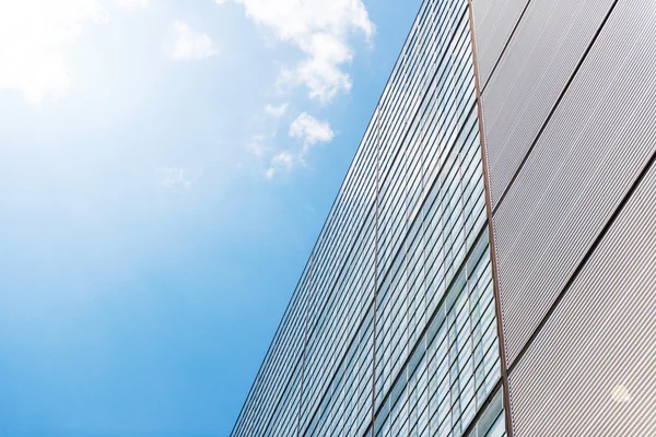 Edificio de oficinas moderno —  Fotos de Stock