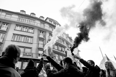 Fransa'da emek reformları karşı protesto