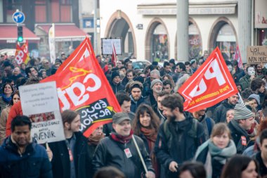 Fransa'da emek reformları karşı protesto