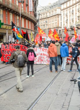 Fransa'da emek reformları karşı protesto