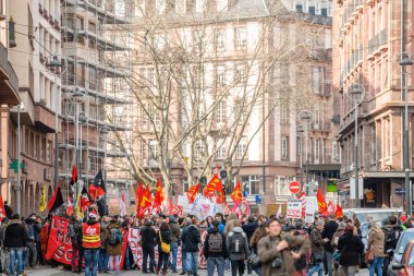 Fransa'da emek reformları karşı protesto