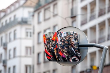 Fransa'da emek reformları karşı protesto