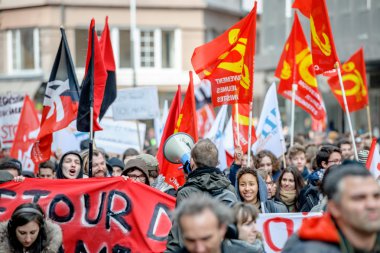 Fransa'da emek reformları karşı protesto