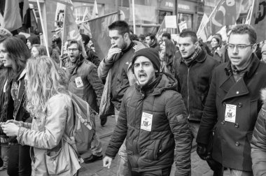 Fransa'da emek reformları karşı protesto