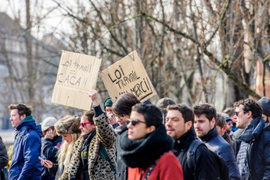 Fransa'da emek reformları karşı protesto
