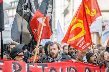 Fransa'da emek reformları karşı protesto