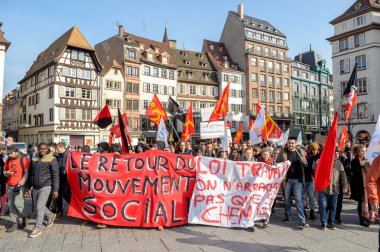 Fransa'da emek reformları karşı protesto