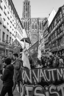 Fransa'da emek reformları karşı protesto