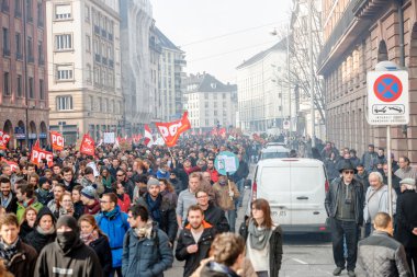 Fransa'da emek reformları karşı protesto