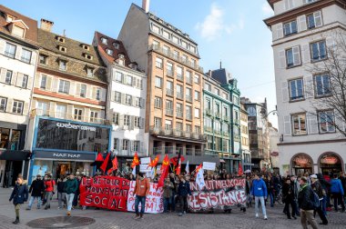 Fransa'da emek reformları karşı protesto