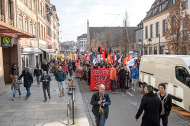 Fransa'da emek reformları karşı protesto