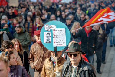 Fransa'da emek reformları karşı protesto