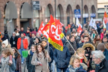 Fransa'da emek reformları karşı protesto