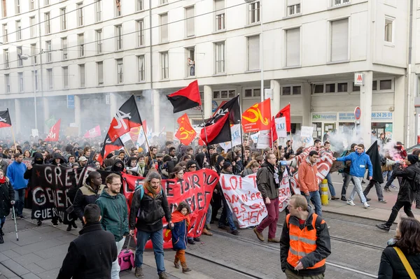 Протест проти трудових реформ у Франції — стокове фото