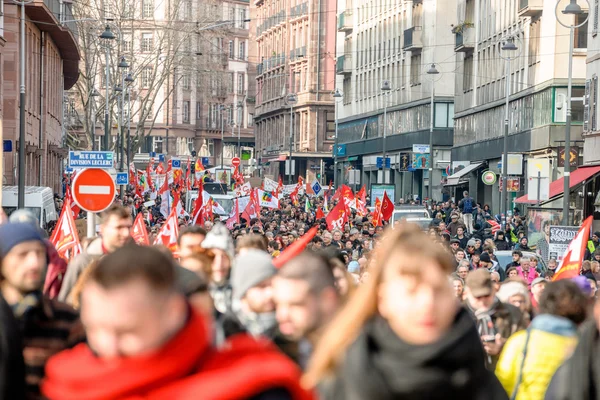 Fransa'da emek reformları karşı protesto