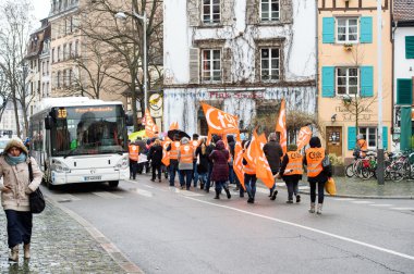 Yüzlerce departman bütçe kesintileri 2016 için karşı protestolar