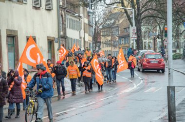 Yüzlerce departman bütçe kesintileri 2016 için karşı protestolar