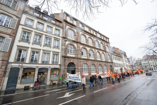 Hundreds protests against departmental budget cuts for 2016 — Stock Photo, Image