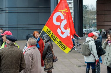 Yüzlerce departman bütçe kesintileri 2016 için karşı protestolar