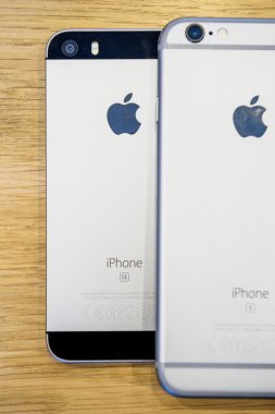 Yeni Apple iphone Se smartphone denize indirmek