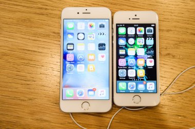 Yeni Apple iphone Se smartphone denize indirmek