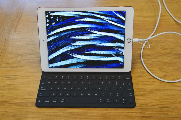 Nuevo lanzamiento del iPad Pro — Foto de Stock