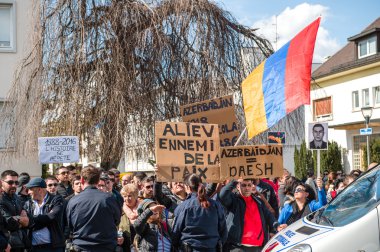 Azerbaycan Ermenistan çatışma protesto