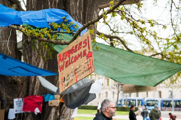 'Nuit Debout' or 'Standing night' in PLace de la Republique — Stock Photo, Image