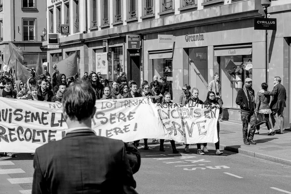프랑스에서 노동 개혁에 항의 하는 4 월 — 스톡 사진