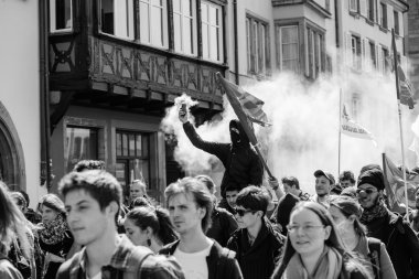 Fransa'da emek reformları karşı Nisan protesto