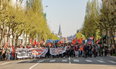 Fransa'da emek reformları karşı Nisan protesto