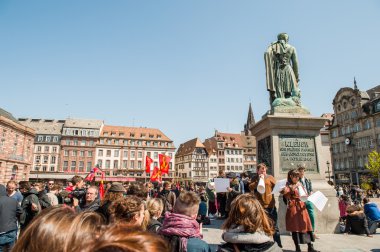 Fransa'da emek reformları karşı Nisan protesto