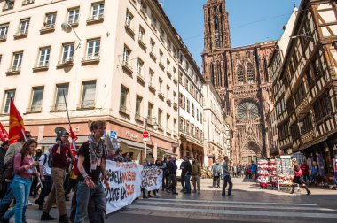 Fransa'da emek reformları karşı Nisan protesto