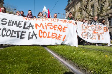 Fransa'da emek reformları karşı Nisan protesto