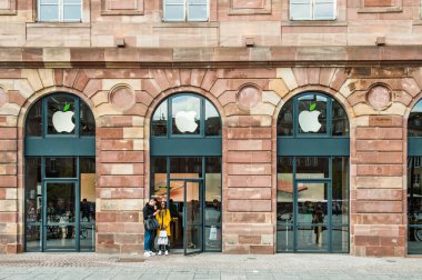 Apple Store yeşil yaprak Dünya günü